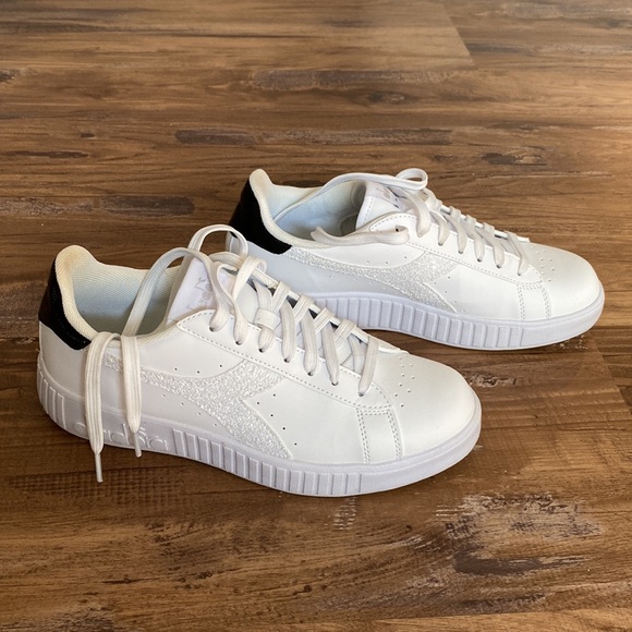 Diadora white sneakers women’s size US 8, EU 39 - Picture 2 of 8